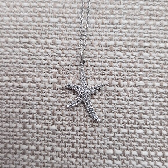 20 Inches Sterling Silver Cubic Zirconia Gem Starfish Necklace A4219 - Picture 4 of 8